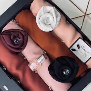 Compose ta hijab box soie de médine